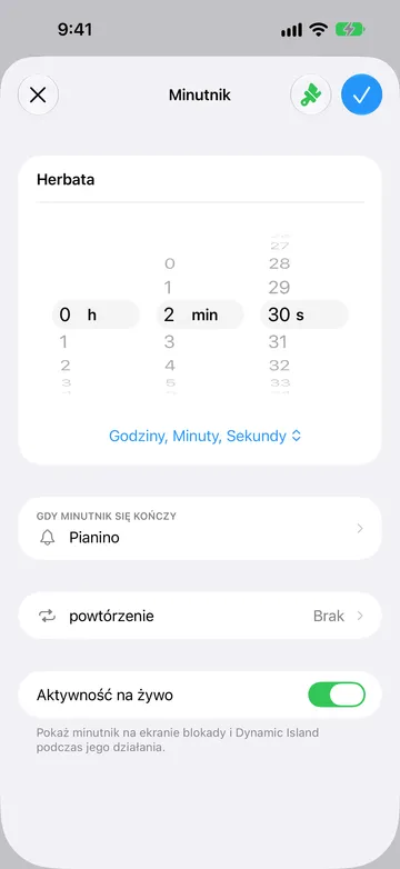 Edytor Minutnika Herbata, ustawionego na 2 minuty 30 sekund, z opcją Gdy minutnik się kończy ustawioną na Pianino, powtórzeniem ustawionym na Brak i włączoną Aktywnością na żywo.