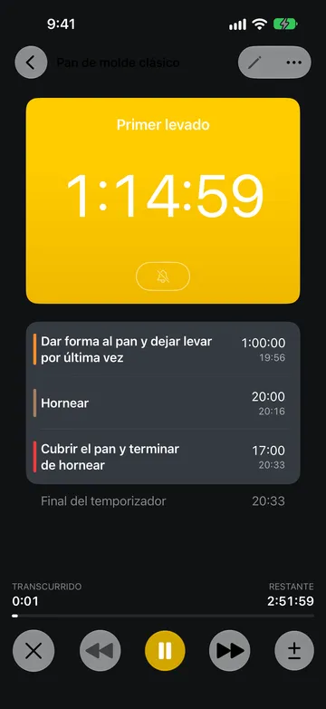 Rutina Pan de molde clásico ejecutando su paso Primer levado con 1:14:59 restantes. Los pasos siguientes, Dar forma al pan y dejar levar por última vez, Hornear y Cubrir el pan y terminar de hornear, aparecen con la hora a la que se espera que termine cada uno, encima de Final del temporizador 20:33, el tiempo transcurrido y restante, y los botones Cancelar, Anterior, Pausa, Siguiente y Ajustar la duración.