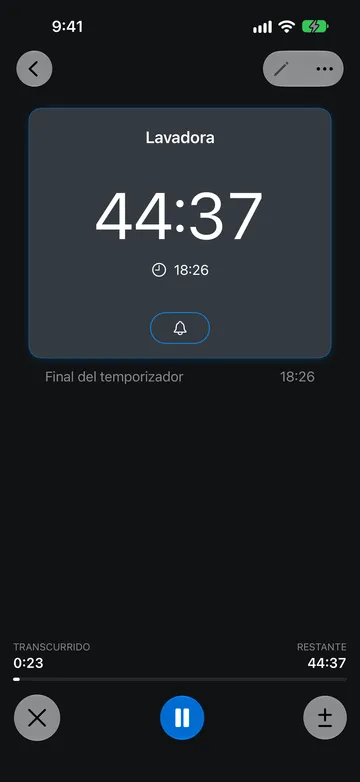 Temporizador Lavadora en marcha con 44:37 restantes y hora de finalización a las 18:26, 0:23 transcurridos y los botones Cancelar, Pausa y Ajustar la duración.